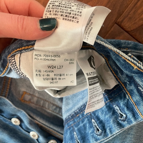 Levi’s Ribcage Straight Size 24 - Picture 7 of 7